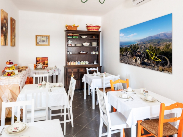 La_Brigna_B&B-sala-colazioni-bikers